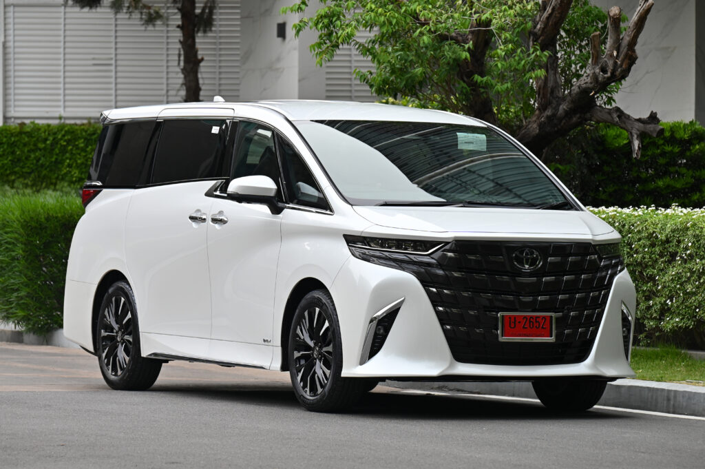 ขายรถใหม่ศูนย์โตโยต้า Alphard HEV Luxury รุ่น Top ยังไม่จดทะเบียน เบาะ Executive Lounge สีน้ำตาล