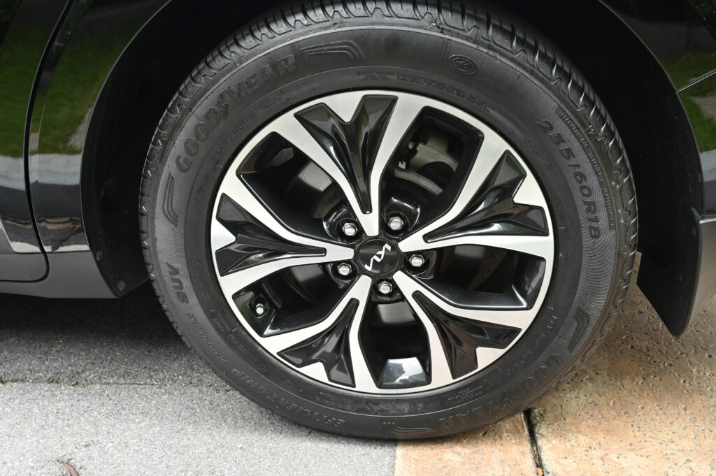 KIA CARNIVAL ดีเซล 2.2 EX 8AT ปี 2022 โลโก้ใหม่ 11 ที่นั่ง มีประวัติศูนย์ ขับดีมาก ไม่มีอุบัติเหตุ
