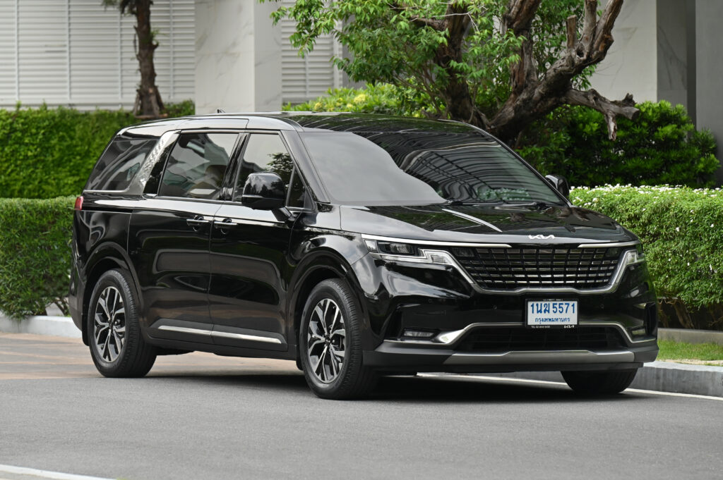 KIA CARNIVAL ดีเซล 2.2 EX 8AT ปี 2022 โลโก้ใหม่ 11 ที่นั่ง มีประวัติศูนย์ ขับดีมาก ไม่มีอุบัติเหตุ