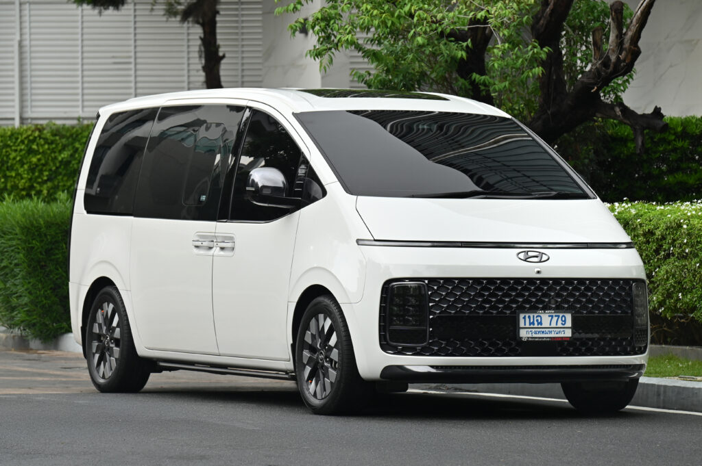 65,033 km Hyundai Staria PREMIUM 2.2 รุ่น TOP สุด หลังคา Sunroof เบาะ VIP 7 ที่นั่ง รถมือเดียวสภาพดี