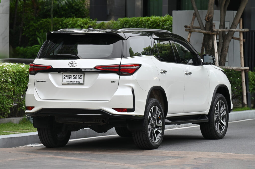 70,696 km Fortuner 2.4 LEGENDER รถบ้านมือเดียวสภาพดีมาก ประวัติศูนย์โตโยต้าตามระยะ ไม่มีอุบัติเหตุ