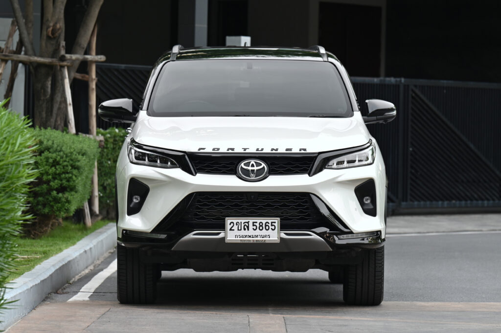 70,696 km Fortuner 2.4 LEGENDER รถบ้านมือเดียวสภาพดีมาก ประวัติศูนย์โตโยต้าตามระยะ ไม่มีอุบัติเหตุ