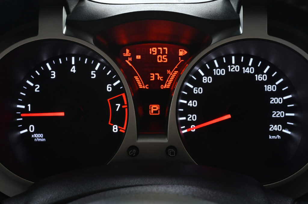 72,827 km Nissan Juke 1.6V รุ่น Top สวยมาก ปี 2015 แท้ รถบ้านมือเดียวสภาพดีเยี่ยมไม่มีอุบัติเหตุครับ