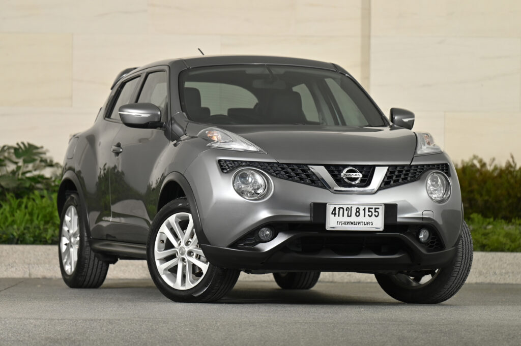 72,827 km Nissan Juke 1.6V รุ่น Top สวยมาก ปี 2015 แท้ รถบ้านมือเดียวสภาพดีเยี่ยมไม่มีอุบัติเหตุครับ