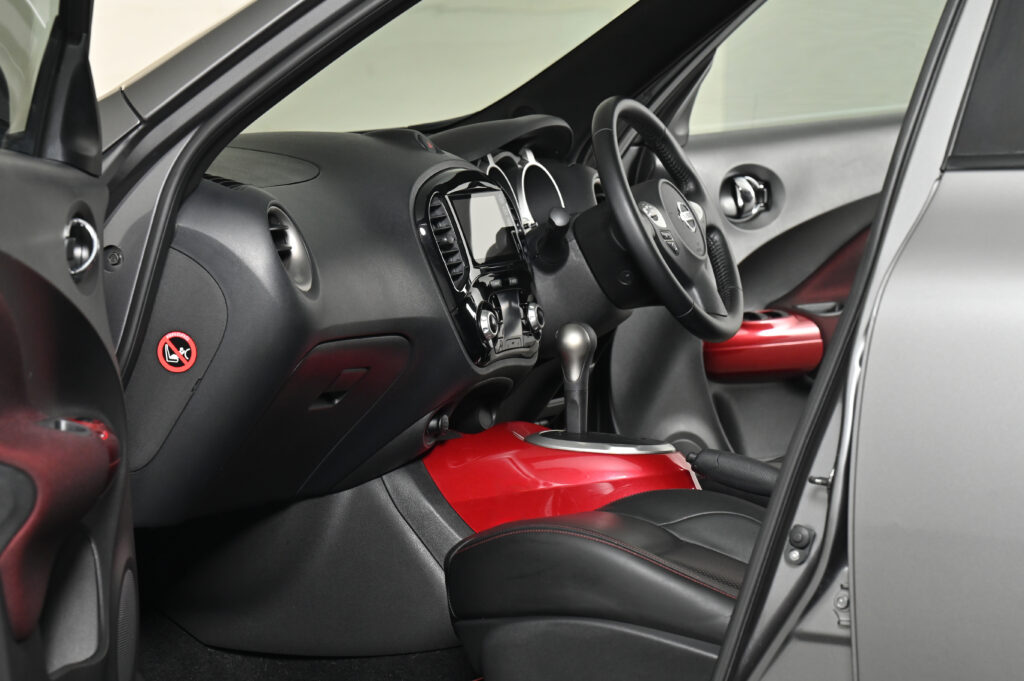 72,827 km Nissan Juke 1.6V รุ่น Top สวยมาก ปี 2015 แท้ รถบ้านมือเดียวสภาพดีเยี่ยมไม่มีอุบัติเหตุครับ