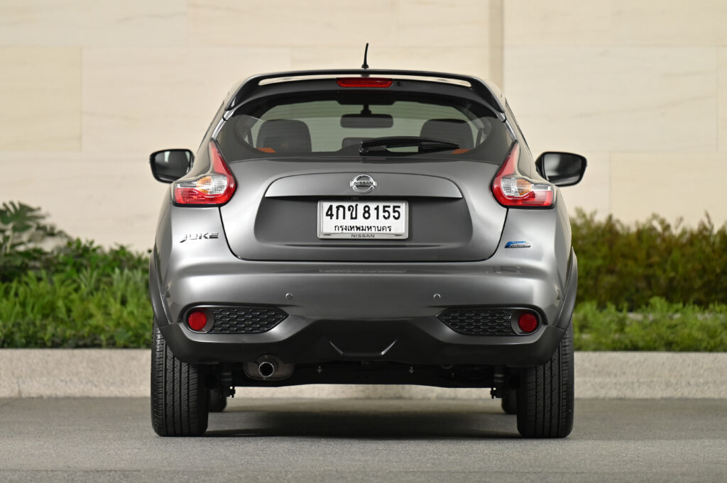 72,827 km Nissan Juke 1.6V รุ่น Top สวยมาก ปี 2015 แท้ รถบ้านมือเดียวสภาพดีเยี่ยมไม่มีอุบัติเหตุครับ