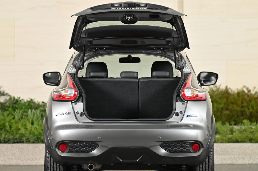 72,827 km Nissan Juke 1.6V รุ่น Top สวยมาก ปี 2015 แท้ รถบ้านมือเดียวสภาพดีเยี่ยมไม่มีอุบัติเหตุครับ