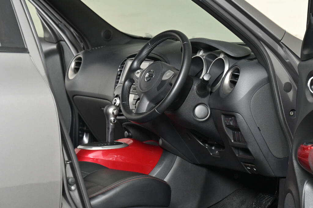 72,827 km Nissan Juke 1.6V รุ่น Top สวยมาก ปี 2015 แท้ รถบ้านมือเดียวสภาพดีเยี่ยมไม่มีอุบัติเหตุครับ