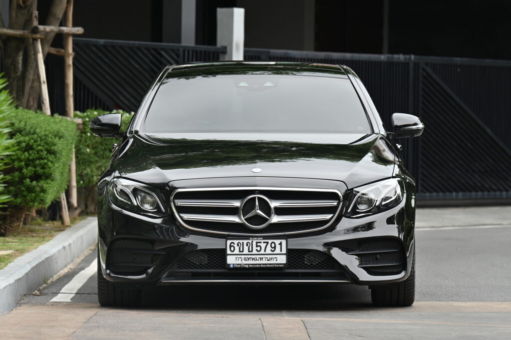 BENZ E220 d AMG Dynamic W213 สีดำ ภายในสีน้ำตาล Saddle Brown สวยมาก ออกศูนย์เบนซ์ทองหล่อสภาพดีเยี่ยม