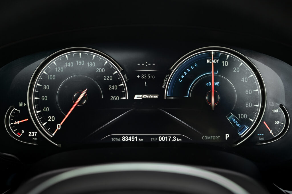 83,491 km BMW 530e M Sport G30 มี BSI ถึง 27/12/28 หรือ 100,000 km รถบ้านสภาพดีไม่มีอุบัติเหตุครับ