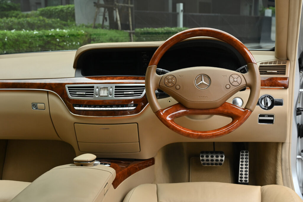 72,575 km Benz S300 L AMG Facelift ปี 2011 ศูนย์เบนซ์ไทย อดีตรถสถานเอกอัครราชทูตสหรัฐอาหรับเอมิเรตส์