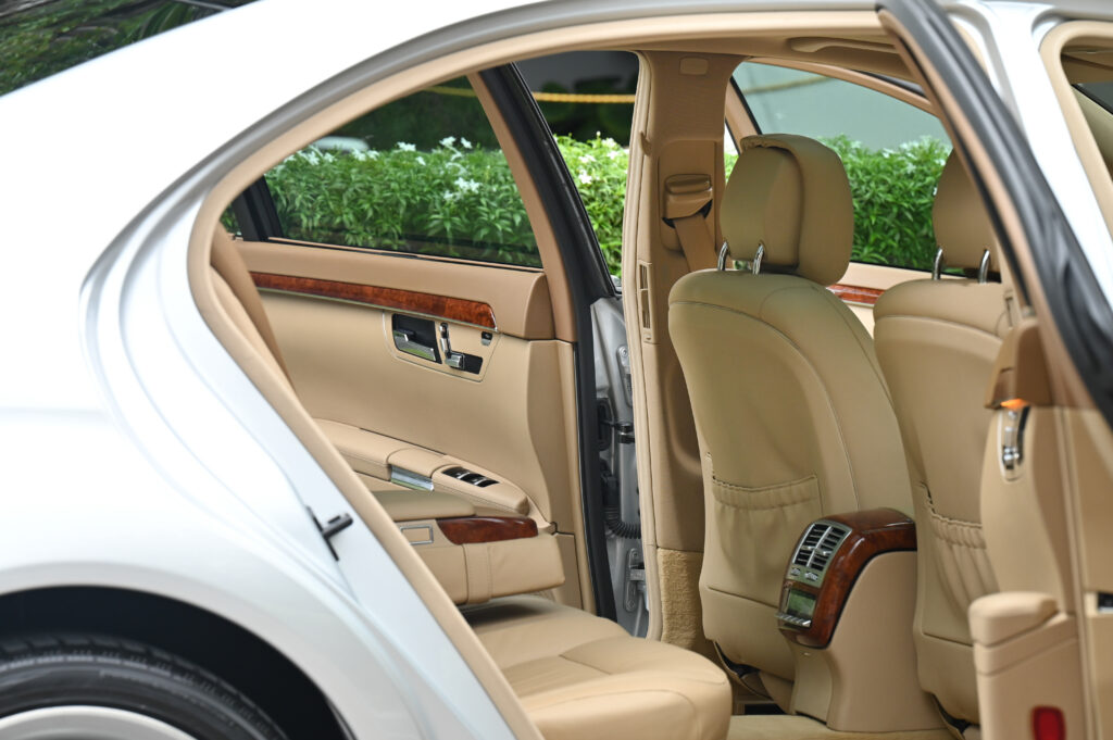 72,575 km Benz S300 L AMG Facelift ปี 2011 ศูนย์เบนซ์ไทย อดีตรถสถานเอกอัครราชทูตสหรัฐอาหรับเอมิเรตส์