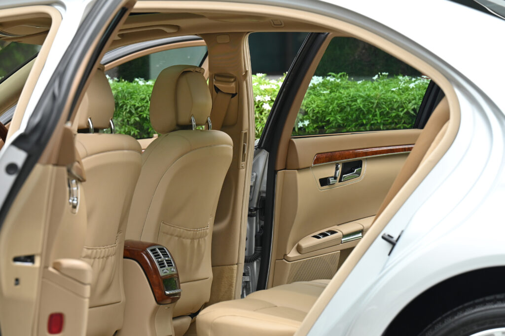 72,575 km Benz S300 L AMG Facelift ปี 2011 ศูนย์เบนซ์ไทย อดีตรถสถานเอกอัครราชทูตสหรัฐอาหรับเอมิเรตส์