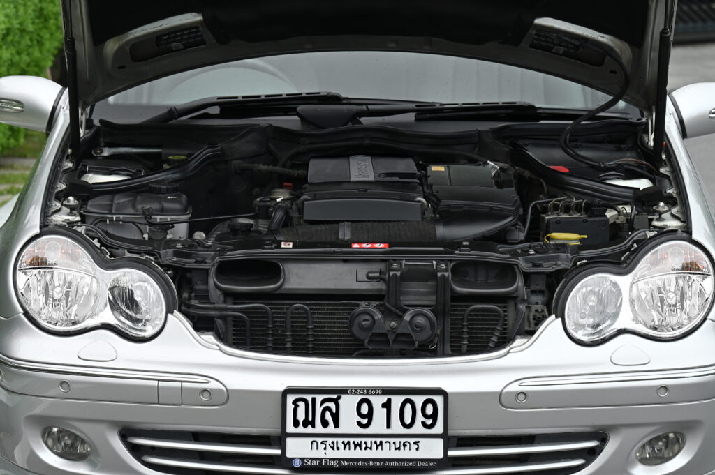 57,942 km BENZ C180 KOMPRESSOR ELEGANCE NEW GEN รถบ้านใช้งานน้อยมากสภาพดีเยี่ยมไม่มีอุบัติเหตุครับ