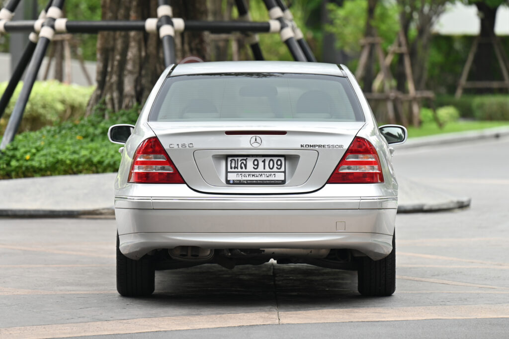 57,942 km BENZ C180 KOMPRESSOR ELEGANCE NEW GEN รถบ้านใช้งานน้อยมากสภาพดีเยี่ยมไม่มีอุบัติเหตุครับ