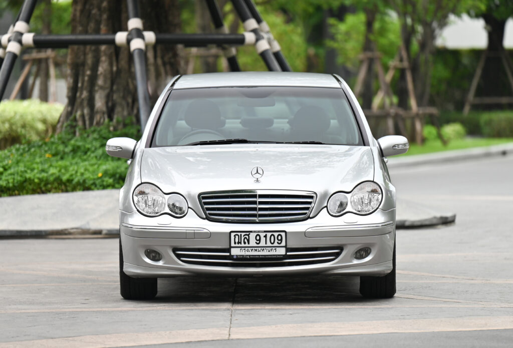 57,942 km BENZ C180 KOMPRESSOR ELEGANCE NEW GEN รถบ้านใช้งานน้อยมากสภาพดีเยี่ยมไม่มีอุบัติเหตุครับ