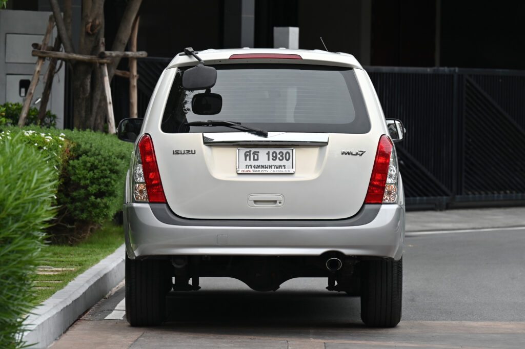 102,414 km ISUZU MU-7 I-TEQ 3.0 Ddi 4WD AT รุ่น TOP สุด รถบ้านมือเดียวซื้อเงินสดลำดับที่ 1 สวยมาก