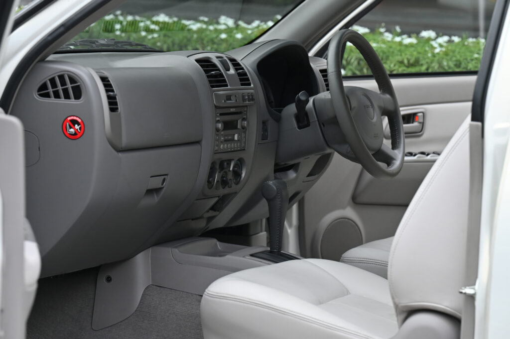 102,414 km ISUZU MU-7 I-TEQ 3.0 Ddi 4WD AT รุ่น TOP สุด รถบ้านมือเดียวซื้อเงินสดลำดับที่ 1 สวยมาก