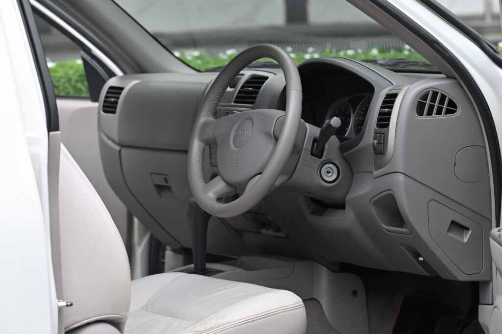 102,414 km ISUZU MU-7 I-TEQ 3.0 Ddi 4WD AT รุ่น TOP สุด รถบ้านมือเดียวซื้อเงินสดลำดับที่ 1 สวยมาก