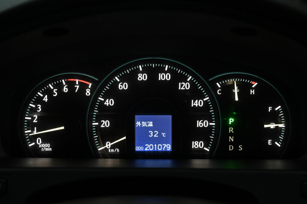 Toyota Crown 2.5 Royal Saloon อดีตรถสำนักพระราชวัง ทะเบียนเดิมหมวด ดส xxxx กทม รถสวยสภาพดีน่าใช้มาก
