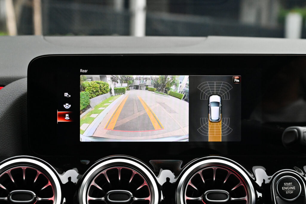 23,050 km Benz GLA 200 AMG Dynamic MY2022 ปรับเพิ่มอุปกรณ์แล้ว รถบ้านใช้งานน้อยมากสภาพดีเยี่ยมครับ