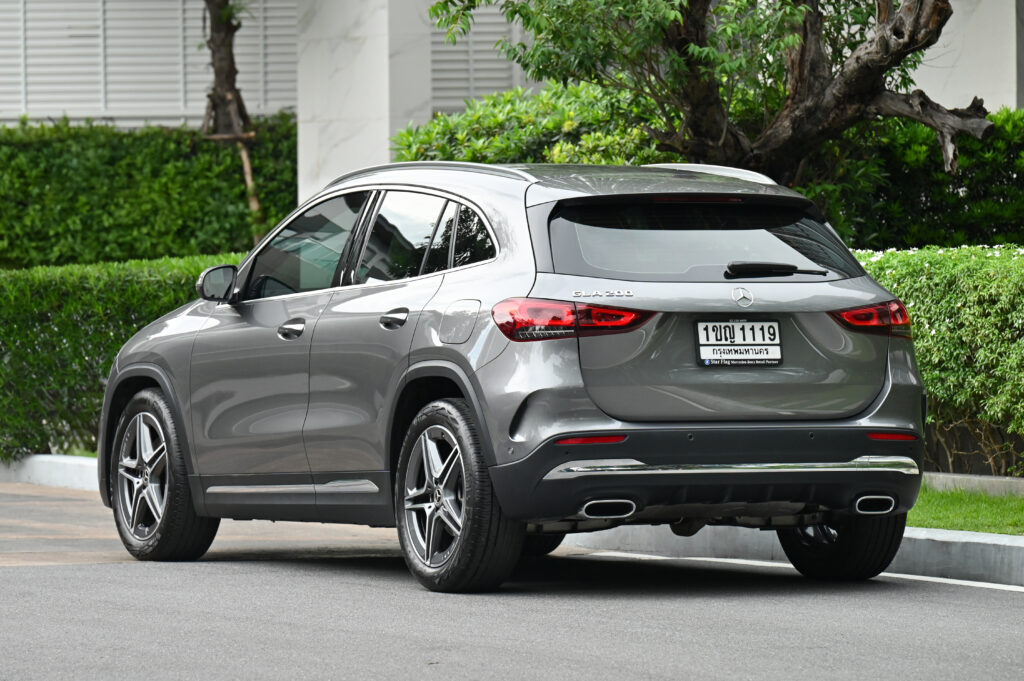23,050 km Benz GLA 200 AMG Dynamic MY2022 ปรับเพิ่มอุปกรณ์แล้ว รถบ้านใช้งานน้อยมากสภาพดีเยี่ยมครับ