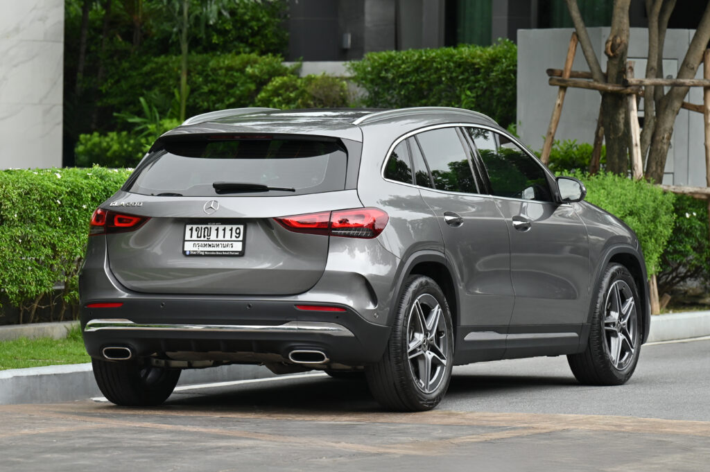23,050 km Benz GLA 200 AMG Dynamic MY2022 ปรับเพิ่มอุปกรณ์แล้ว รถบ้านใช้งานน้อยมากสภาพดีเยี่ยมครับ