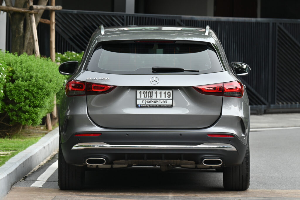 23,050 km Benz GLA 200 AMG Dynamic MY2022 ปรับเพิ่มอุปกรณ์แล้ว รถบ้านใช้งานน้อยมากสภาพดีเยี่ยมครับ