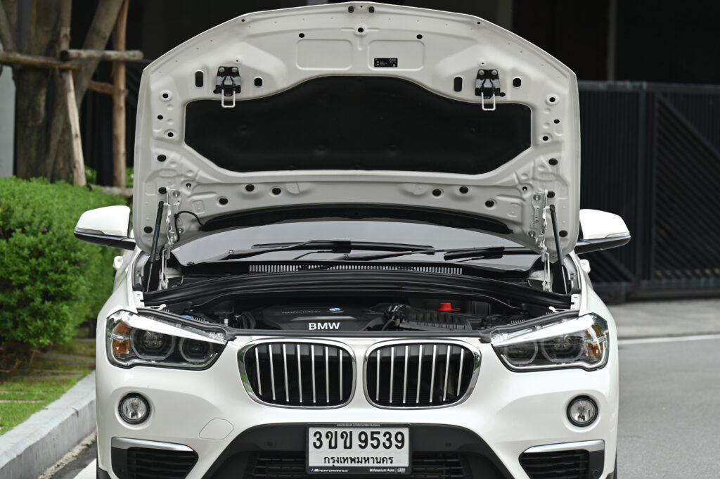 54,923 km BMW X1 sDrive18d xLine ปรับอุปกรณ์แล้ว Logo อยู่ท้ายรถ ไมล์ดิจิตอล รถบ้านมือเดียวสภาพดีมาก
