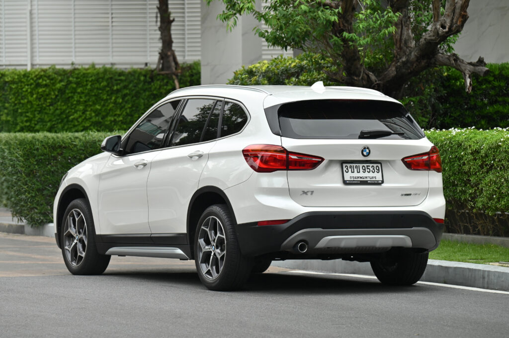 54,923 km BMW X1 sDrive18d xLine ปรับอุปกรณ์แล้ว Logo อยู่ท้ายรถ ไมล์ดิจิตอล รถบ้านมือเดียวสภาพดีมาก