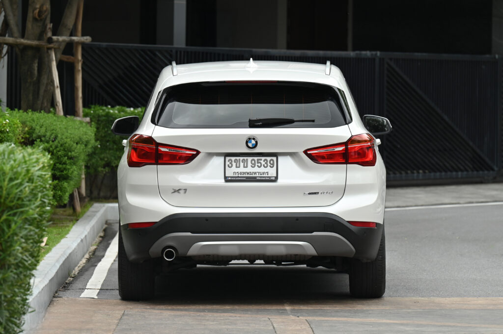 54,923 km BMW X1 sDrive18d xLine ปรับอุปกรณ์แล้ว Logo อยู่ท้ายรถ ไมล์ดิจิตอล รถบ้านมือเดียวสภาพดีมาก