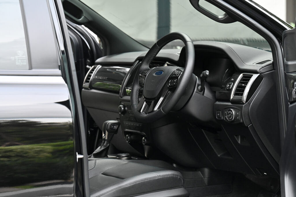 7,666 km Ford Everest 2.0 Bi-Turbo Titanium+ 4×4 Minorchange รถบ้านซื้อเงินสด ออกรถวันที่ 31/05/23