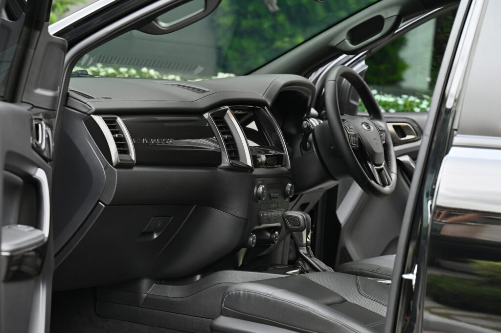 7,666 km Ford Everest 2.0 Bi-Turbo Titanium+ 4×4 Minorchange รถบ้านซื้อเงินสด ออกรถวันที่ 31/05/23