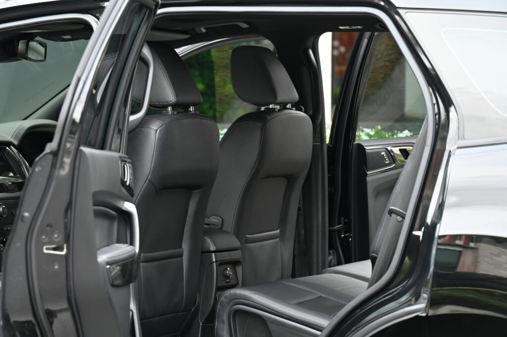 7,666 km Ford Everest 2.0 Bi-Turbo Titanium+ 4×4 Minorchange รถบ้านซื้อเงินสด ออกรถวันที่ 31/05/23