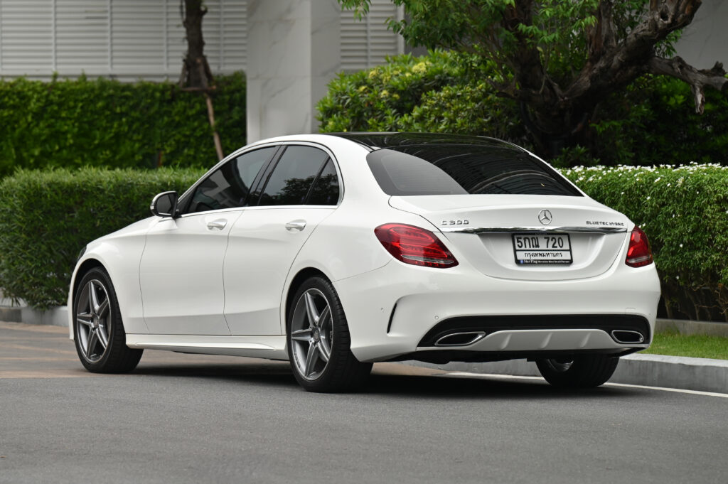 93,769 km Benz C300 BlueTEC HYBRID AMG Dynamic รถบ้านมือเดียว แบตไฮบริดเปลี่ยนใหม่แล้วที่ศูนย์เบนซ์