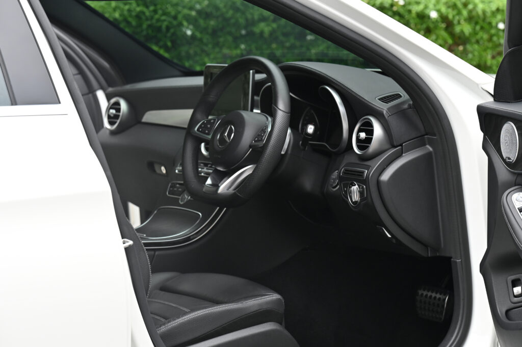 93,769 km Benz C300 BlueTEC HYBRID AMG Dynamic รถบ้านมือเดียว แบตไฮบริดเปลี่ยนใหม่แล้วที่ศูนย์เบนซ์
