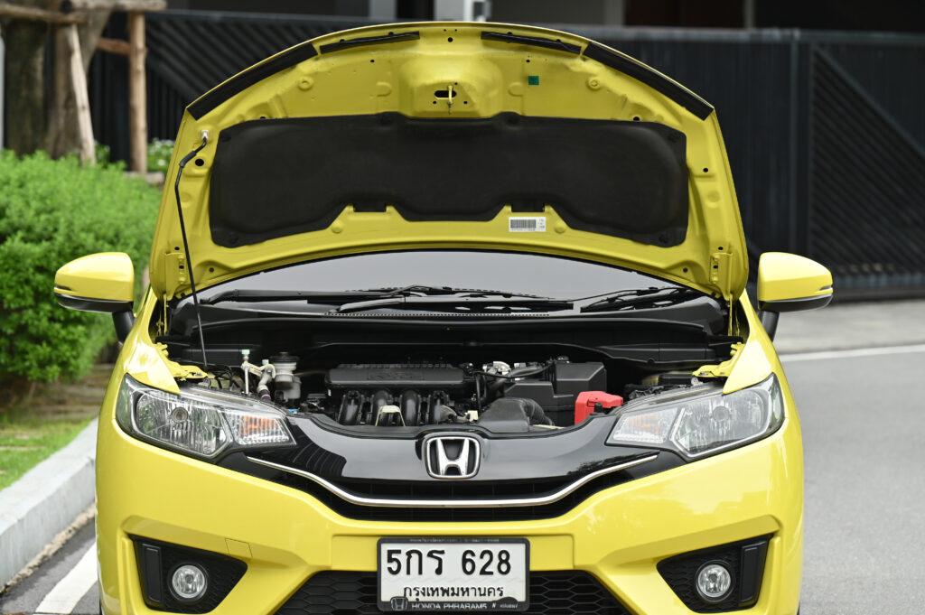 53,873 km Honda JAZZ 1.5 SV สีเหลือง Attract Yellow Pearl ที่ใช้เปิดตัว รถบ้านมือเดียวสภาพดีมากครับ