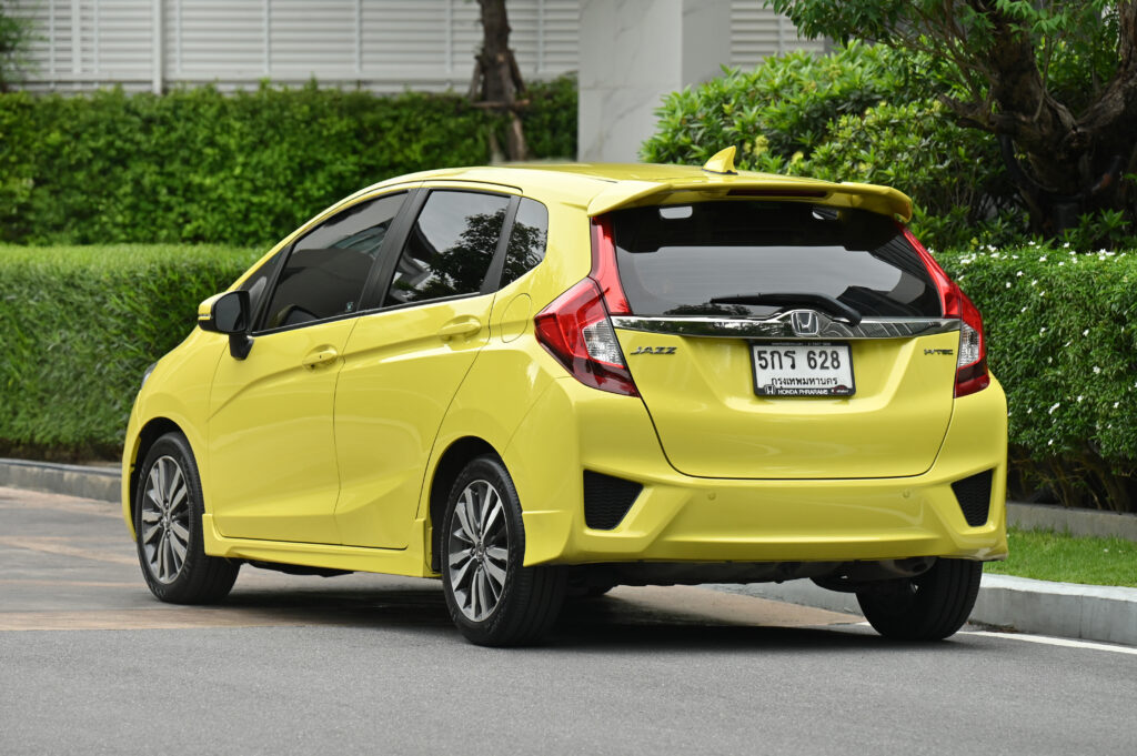 53,873 km Honda JAZZ 1.5 SV สีเหลือง Attract Yellow Pearl ที่ใช้เปิดตัว รถบ้านมือเดียวสภาพดีมากครับ