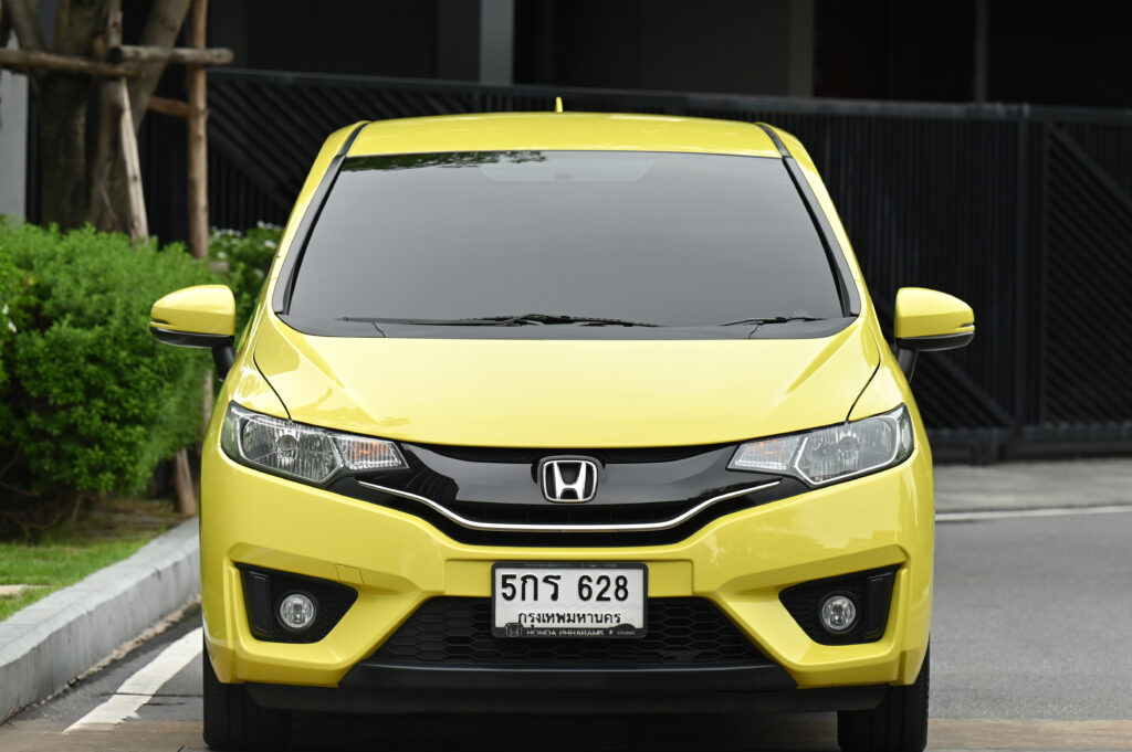 53,873 km Honda JAZZ 1.5 SV สีเหลือง Attract Yellow Pearl ที่ใช้เปิดตัว รถบ้านมือเดียวสภาพดีมากครับ