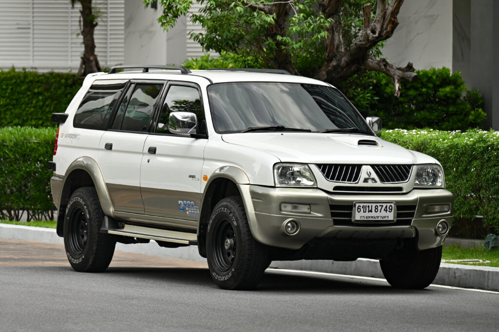 ขาย MITSUBISHI STARDA G-WAGON 2.8 GLS 4WD Rally Master Evolution สีขาวทูโทน สวยมากสภาพดีเยี่ยมครับ