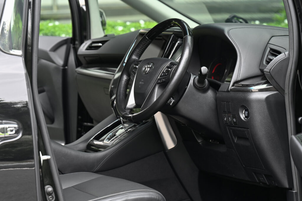 ขาย Alphard 2.5 SC Package รุ่น Top Minorchange รถบ้านมือเดียวซื้อเงินสด สภาพดีมากครับ