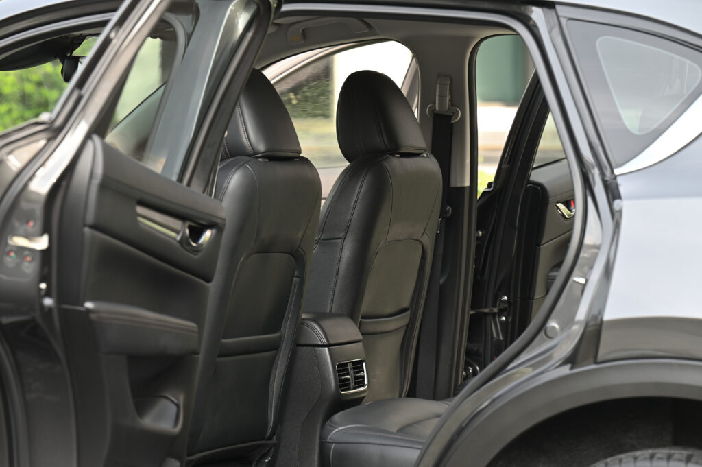 ขาย Mazda CX-5 2.0 SP รถบ้านมือเดียวสวยมากสภาพดี มีประวัติ Service ศูนย์มาสด้าตามระยะขับดีเยี่ยมครับ