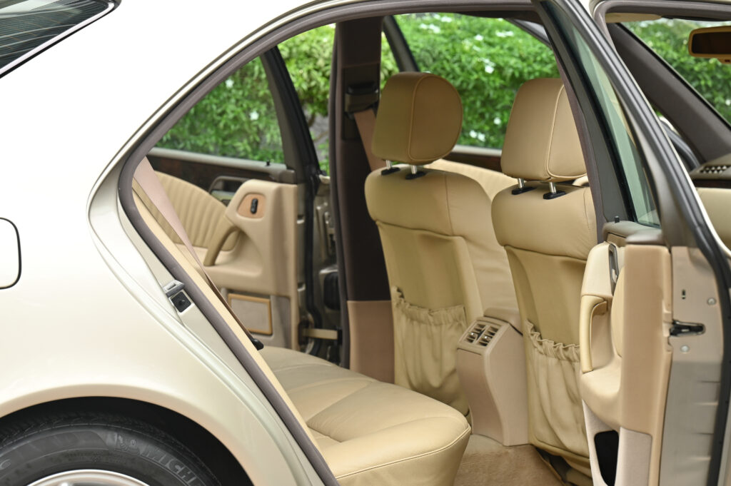 ขายรถ BENZ E230 ELEGANGE W210 ปี 1996 สภาพดีมากครับ
