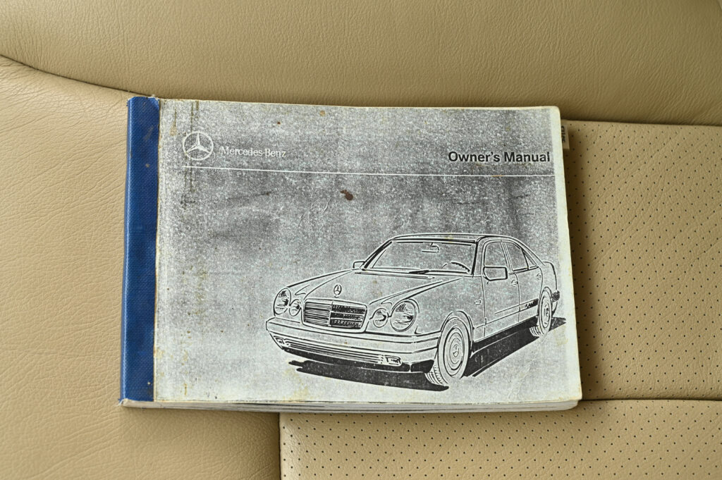 ขายรถ BENZ E230 ELEGANGE W210 ปี 1996 สภาพดีมากครับ