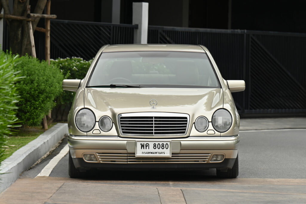 ขายรถ BENZ E230 ELEGANGE W210 ปี 1996 สภาพดีมากครับ