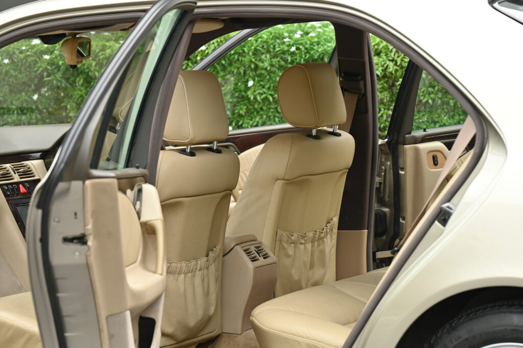ขายรถ BENZ E230 ELEGANGE W210 ปี 1996 สภาพดีมากครับ