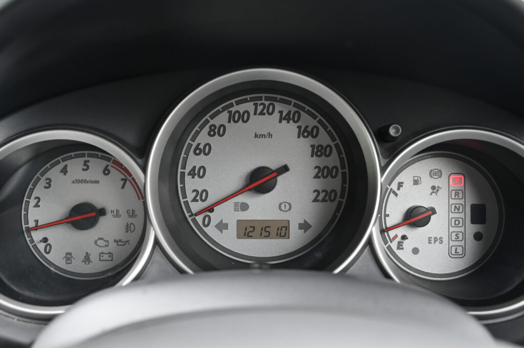121,510 km Honda Jazz GD 1.5 E รถบ้านมือเดียวสภาพดี มีประวัติศูนย์ฮอนด้าทุกระยะเก็บไว้ตั้งแต่ป้ายแดง