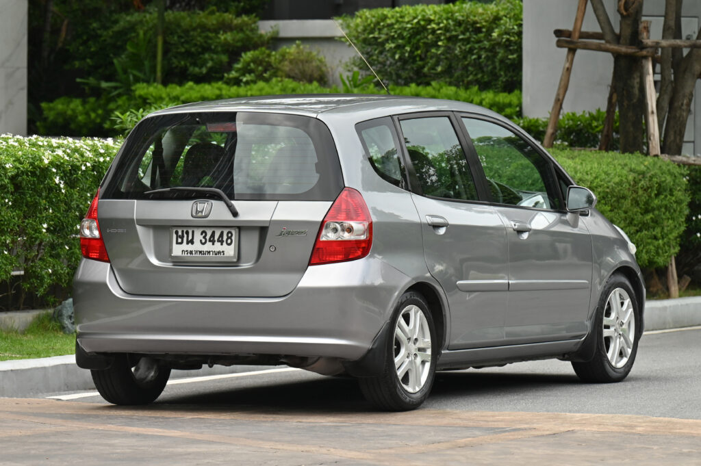 121,510 km Honda Jazz GD 1.5 E รถบ้านมือเดียวสภาพดี มีประวัติศูนย์ฮอนด้าทุกระยะเก็บไว้ตั้งแต่ป้ายแดง