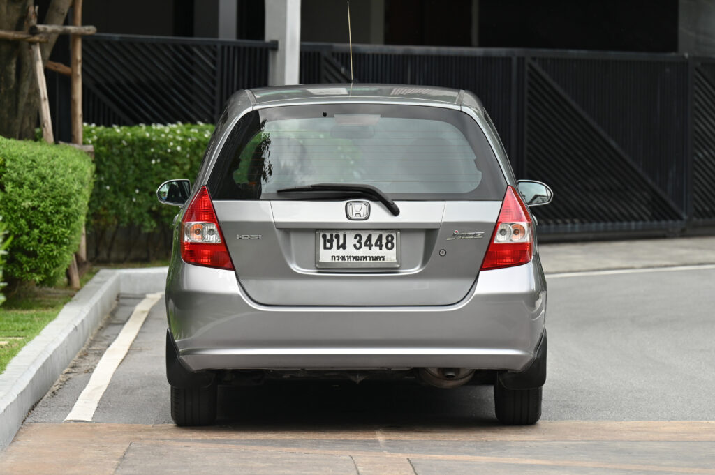121,510 km Honda Jazz GD 1.5 E รถบ้านมือเดียวสภาพดี มีประวัติศูนย์ฮอนด้าทุกระยะเก็บไว้ตั้งแต่ป้ายแดง