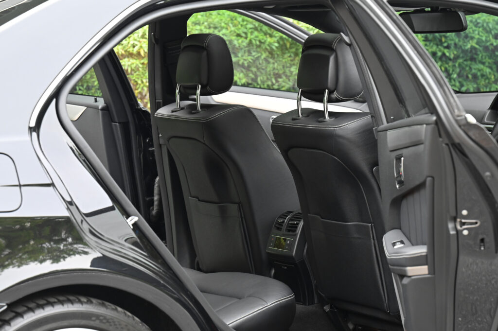 ขาย Benz W212 E 250 CDI AMG Sport Package เกียร์คอ มีหลังคา Panoramic เต็มบาน รถสวยมากสภาพดีเยี่ยม